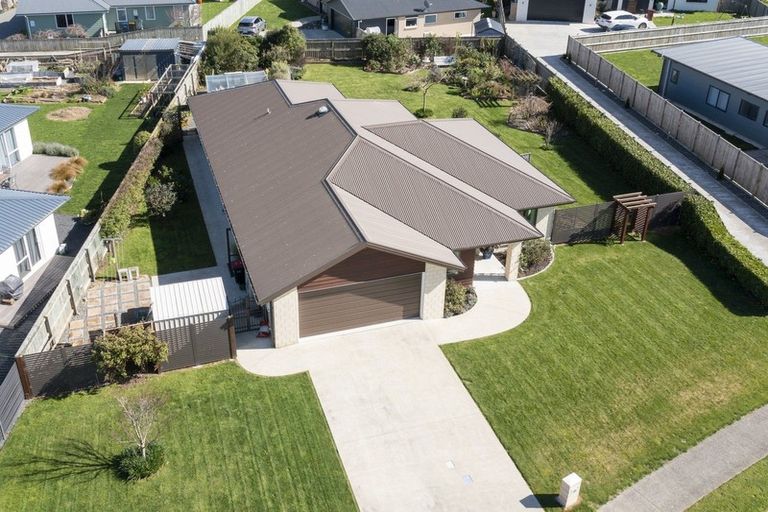 Photo of property in 10 Gladys Place, Levin, 5510