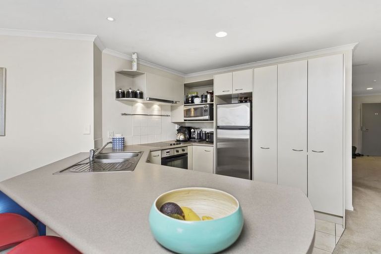Photo of property in Paramount Apartments, 15/281 Maunganui Road, Mount Maunganui, 3116