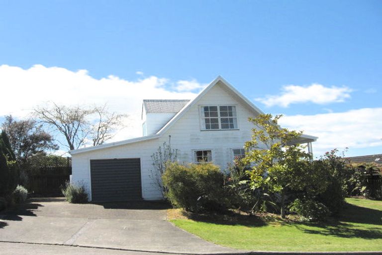 Photo of property in 24 Shera Street, Acacia Bay, Taupo, 3330