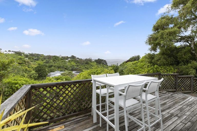 Photo of property in 156 Miromiro Road, Normandale, Lower Hutt, 5010