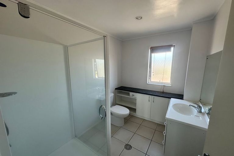 Photo of property in 9/15 Bishop Lenihan Place, East Tamaki, Auckland, 2013