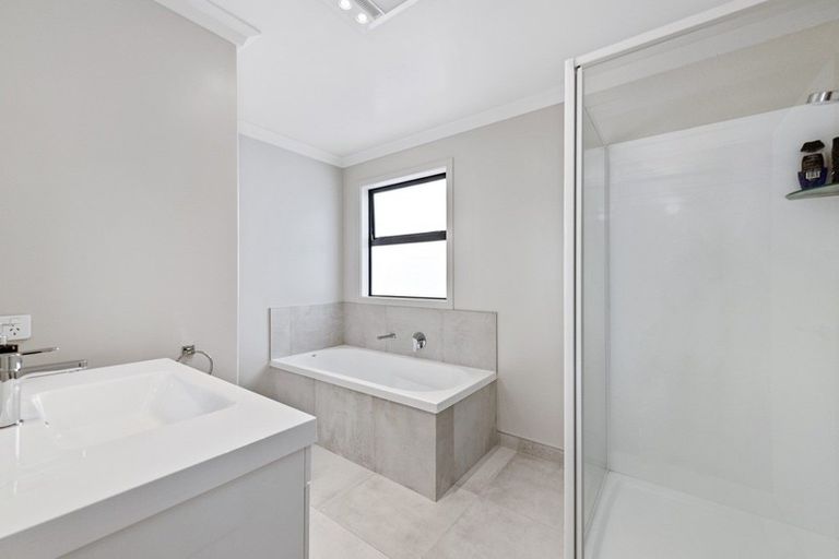 Photo of property in 20 Naeo Close, Papamoa Beach, Papamoa, 3118