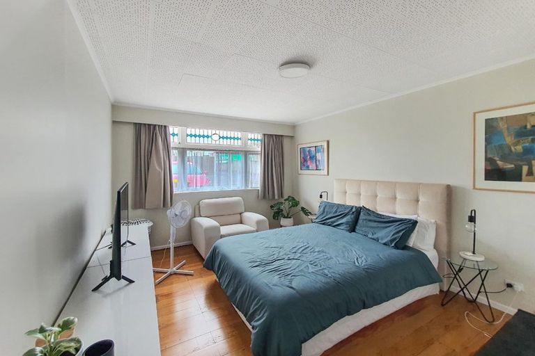 Photo of property in 5 West Coast Road, Glen Eden, Auckland, 0602