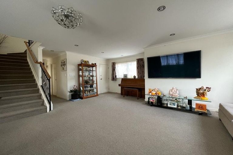 Photo of property in 1/41 Butley Drive, Farm Cove, Auckland, 2012