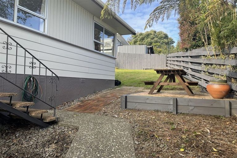 Photo of property in 1/21 Contessa Drive, Glenfield, Auckland, 0629
