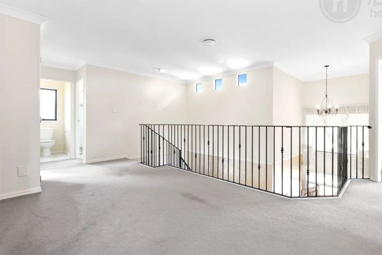 Photo of property in 17 Gilford Place, East Tamaki Heights, Auckland, 2016