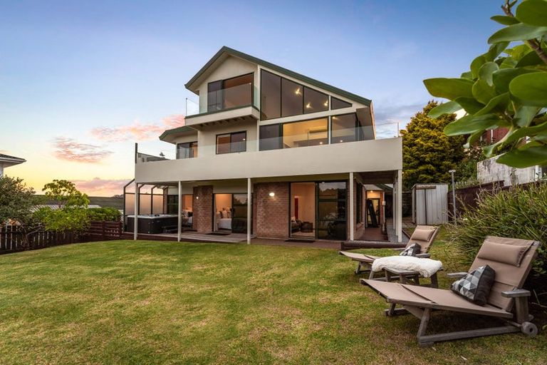 Photo of property in 26 Monyash Road, Manly, Whangaparaoa, 0930