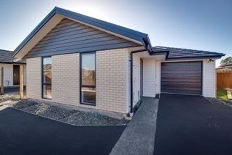 Photo of property in 7 Woodgate Lane, Hornby, Christchurch, 8042