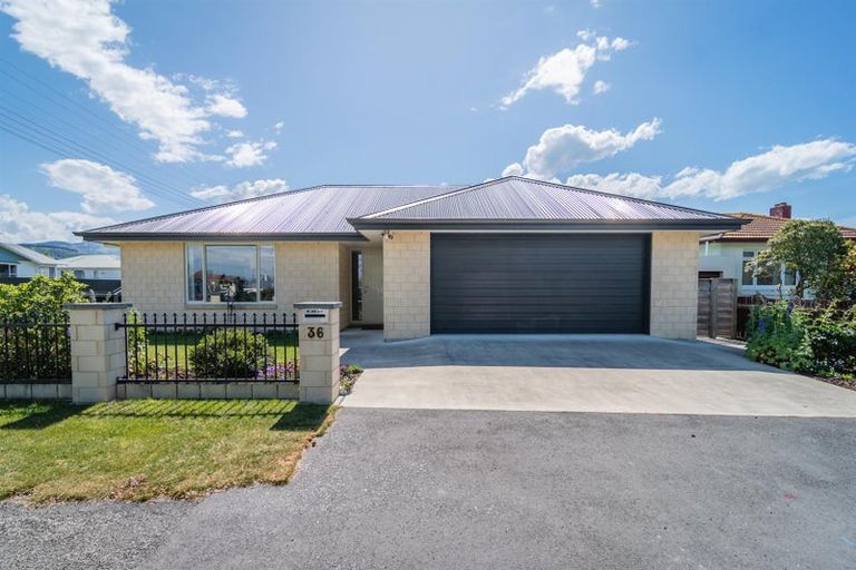 Photo of property in 36 Rhodes Street, Waimate, 7924