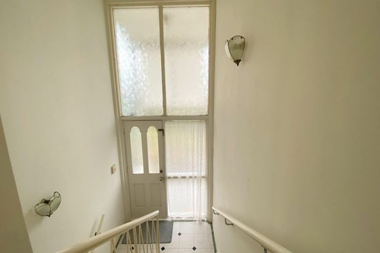 Photo of property in 14 Meadowvale Avenue, Forrest Hill, Auckland, 0620