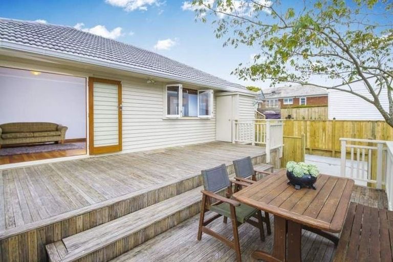 Photo of property in 6 Maui Street, New Lynn, Auckland, 0600