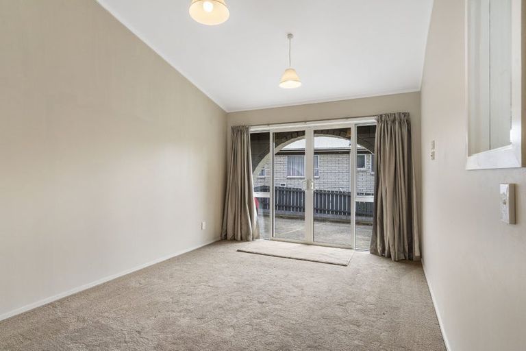 Photo of property in 116b Wellington Street, Pukekohe, 2120