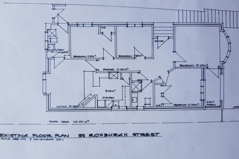 Photo of property in 35 Roxburgh Street, Mount Victoria, Wellington, 6011