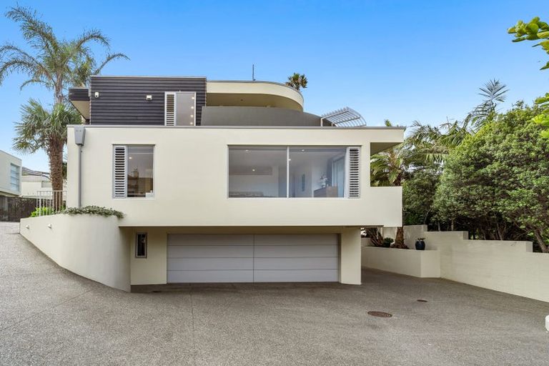 Photo of property in 33a Churchill Road, Murrays Bay, Auckland, 0630