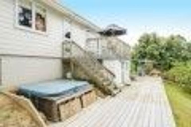 Photo of property in 17 Lysander Crescent, Beach Haven, Auckland, 0626