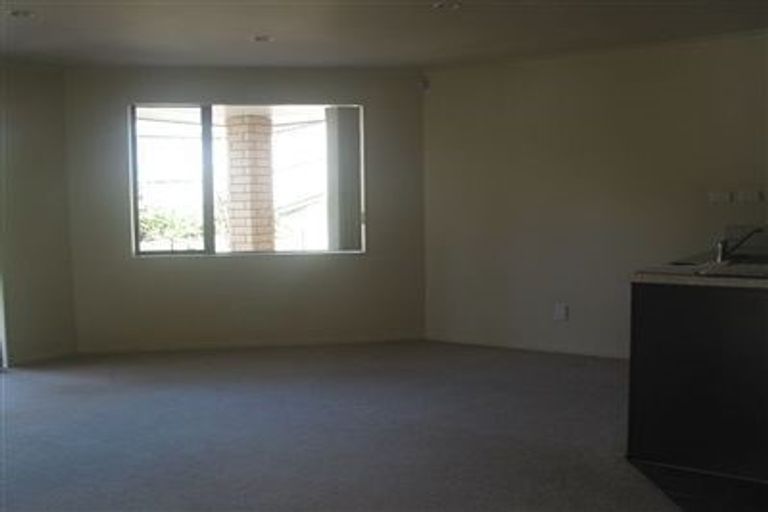 Photo of property in 5 Marbella Crescent, Oteha, Auckland, 0632