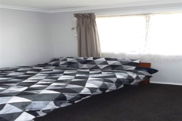 Photo of property in 71 Chichester Drive, Rosehill, Papakura, 2113