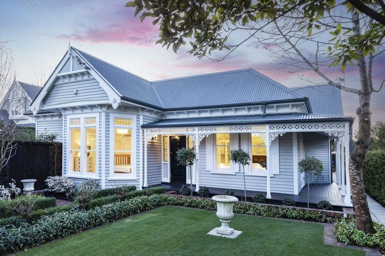 Photo of property in 41 Leinster Road, Merivale, Christchurch, 8014