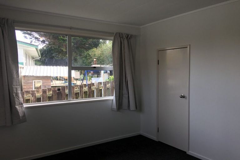 Photo of property in 58 Chilcott Road, Henderson, Auckland, 0612