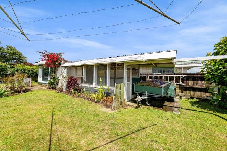 Photo of property in 10 Norman Street, Lower Vogeltown, New Plymouth, 4310