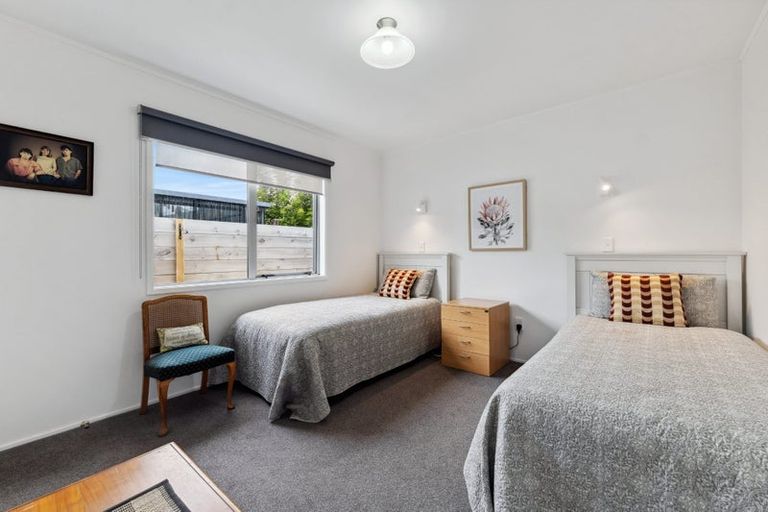 Photo of property in 2/5 Rainsford Street, Moturoa, New Plymouth, 4310