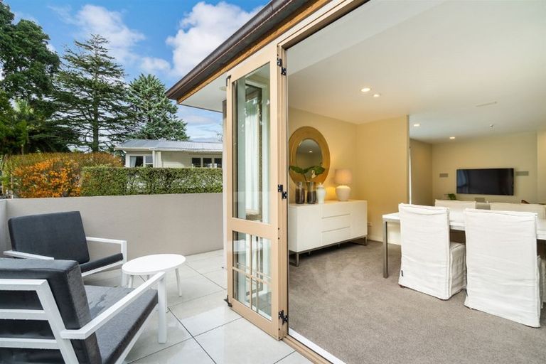 Photo of property in 2/35a Hart Road, Hauraki, Auckland, 0622