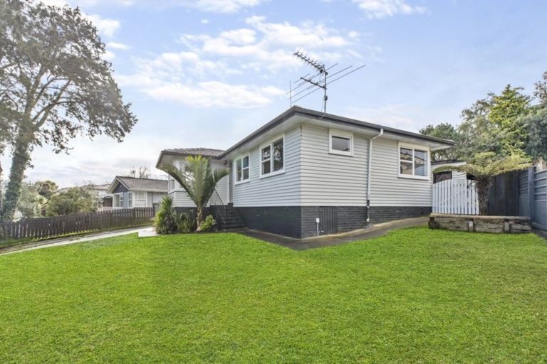 Photo of property in 24 Hobart Crescent, Wattle Downs, Auckland, 2103