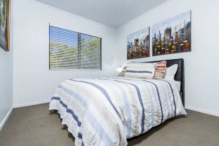 Photo of property in 2/23 Birchfield Road, Hauraki, Auckland, 0622