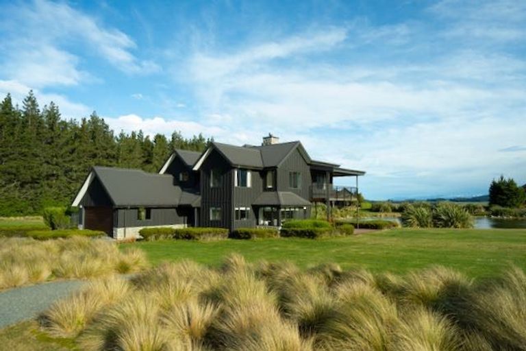 Photo of property in 623 Coleridge Road, Windwhistle, Hororata, 7572