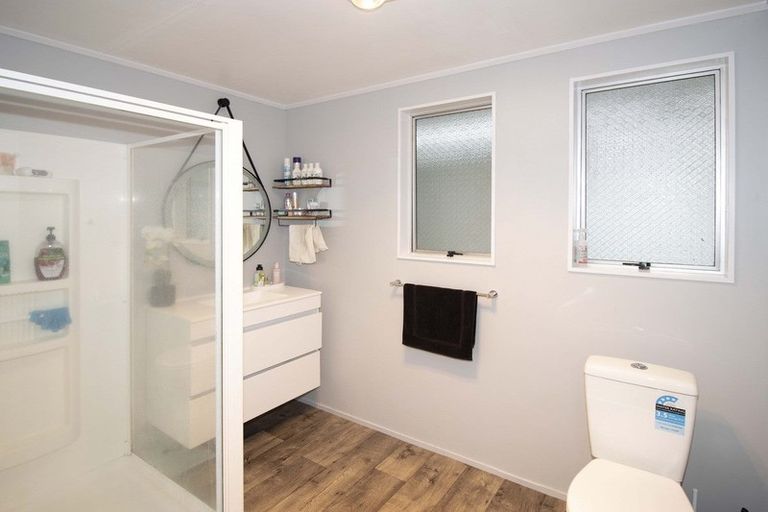 Photo of property in 22 Kupe Drive, Carterton, 5713