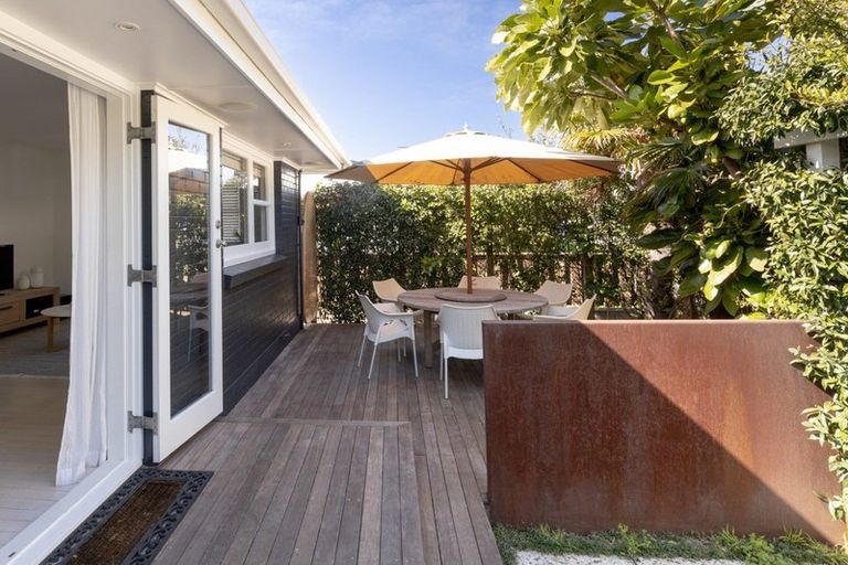 Photo of property in 5 Ngarata Avenue, Mount Maunganui, 3116