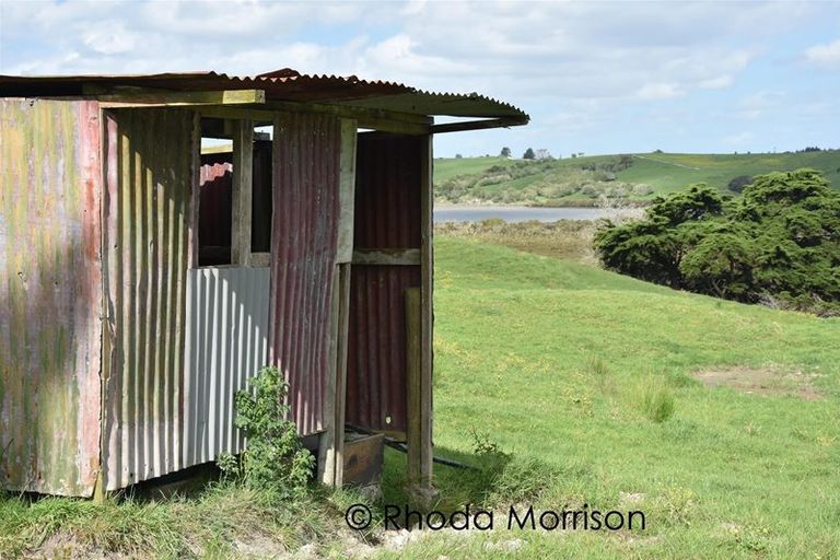 Photo of property in 4 Matahehe Lane, Tinopai, Matakohe, 0593