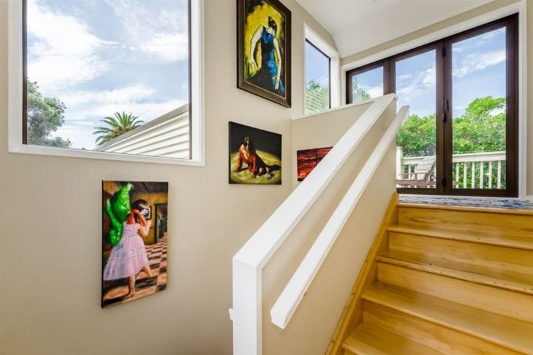 Photo of property in 21 Ocean Road, Paraparaumu Beach, Paraparaumu, 5032