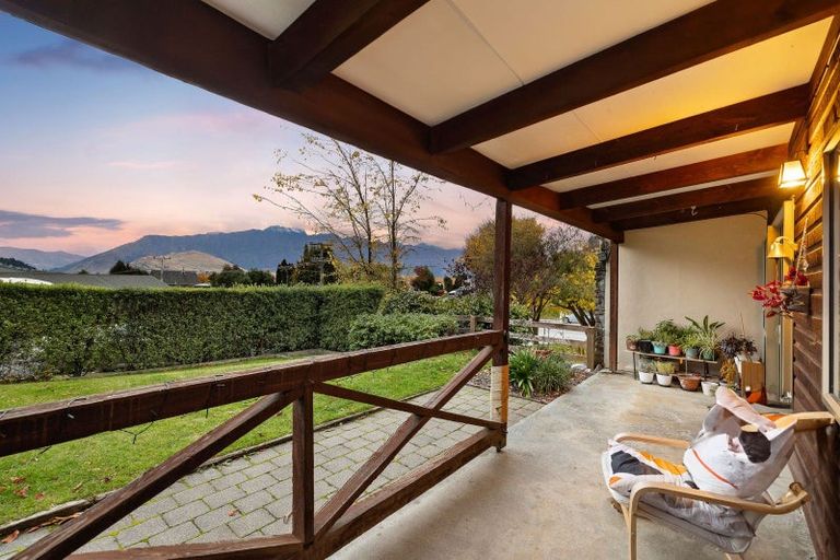 Photo of property in 4a Avalon Crescent, Fernhill, Queenstown, 9300