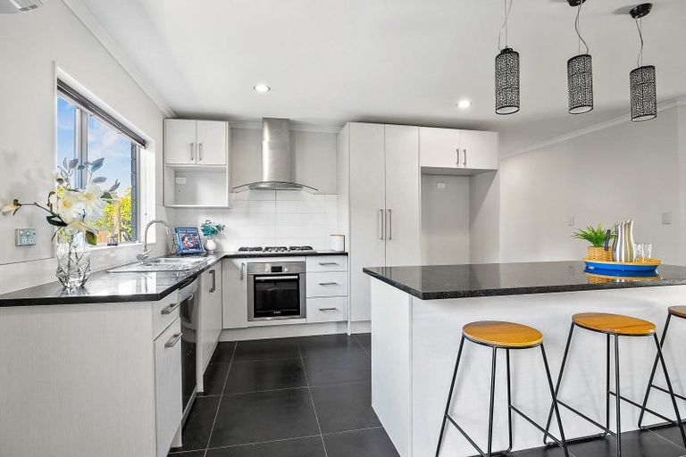 Photo of property in 64 Magellan Rise, Flagstaff, Hamilton, 3210