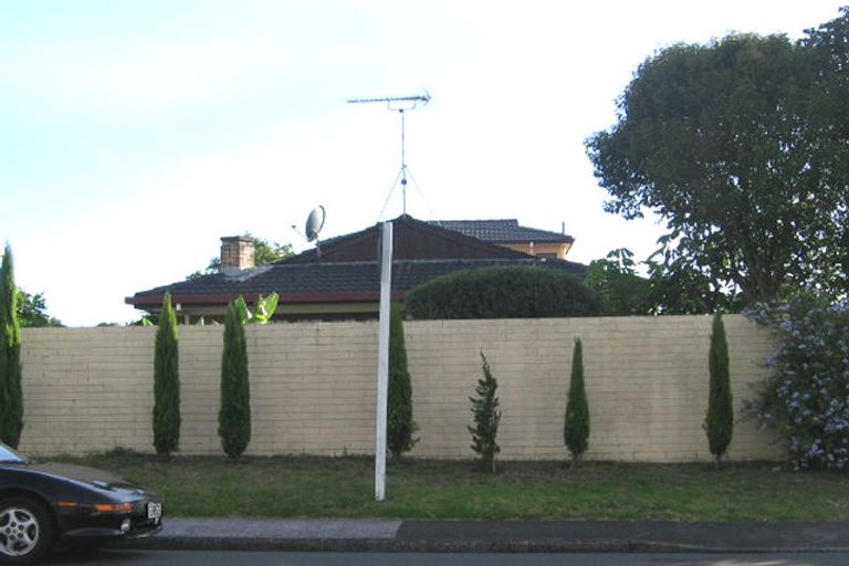 Photo of property in 2/79 Velma Road, Hillcrest, Auckland, 0627