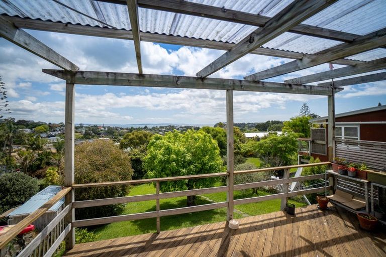 Photo of property in 9 Norfolk Road, Stanmore Bay, Whangaparaoa, 0932