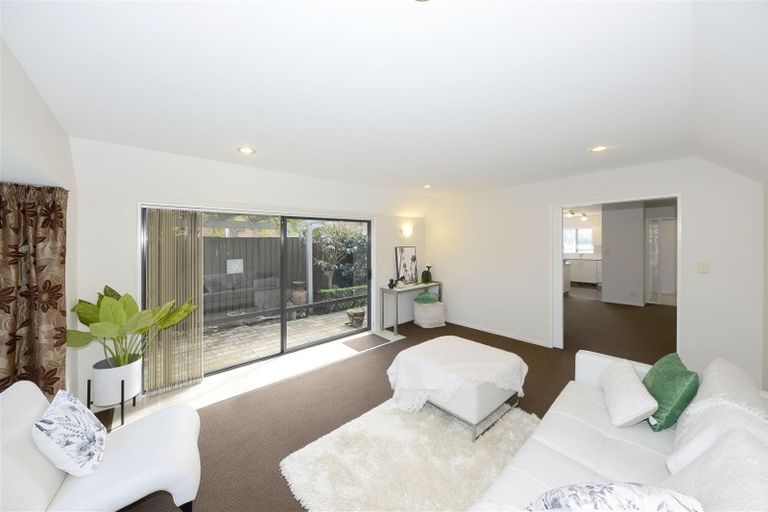 Photo of property in 431a Memorial Avenue, Burnside, Christchurch, 8053