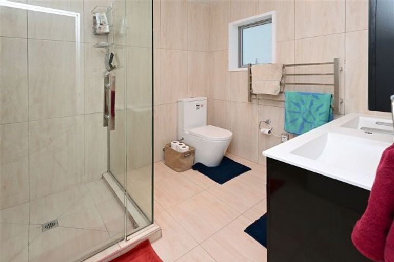 Photo of property in 2 Tirau Place, Mangere, Auckland, 2022