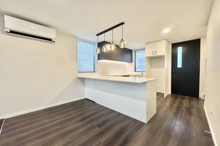 Photo of property in 2/21 Montreal Street, Sydenham, Christchurch, 8023