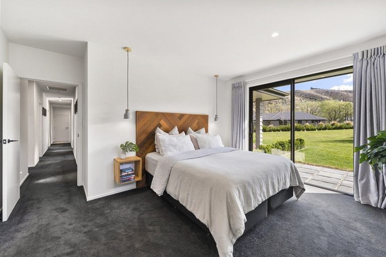 Photo of property in 20 Sugarloaf Drive, Mount Pisa, Cromwell, 9384