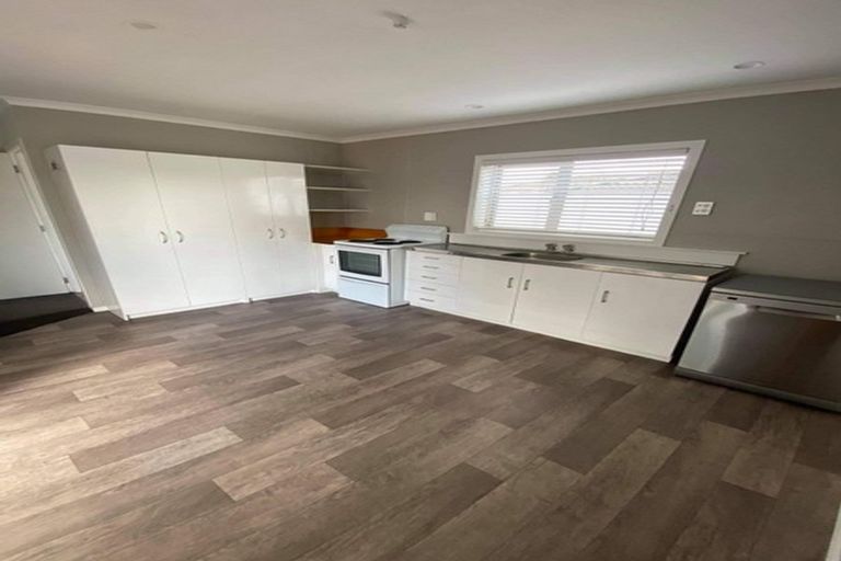 Photo of property in 224 Shakespeare Street, Leamington, Cambridge, 3432