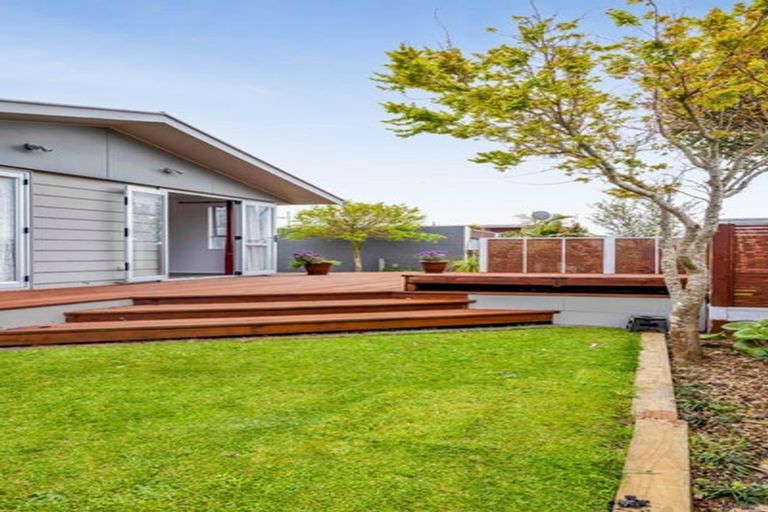 Photo of property in 3 Gardenia Avenue, Bell Block, New Plymouth, 4312