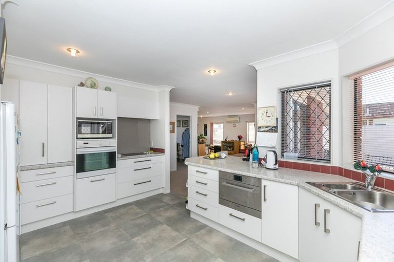 Photo of property in 33a Sandwich Road, St Andrews, Hamilton, 3200