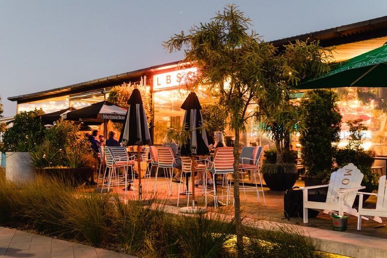 Photo of property in 2 Streamview Way, Long Bay, Auckland, 0630