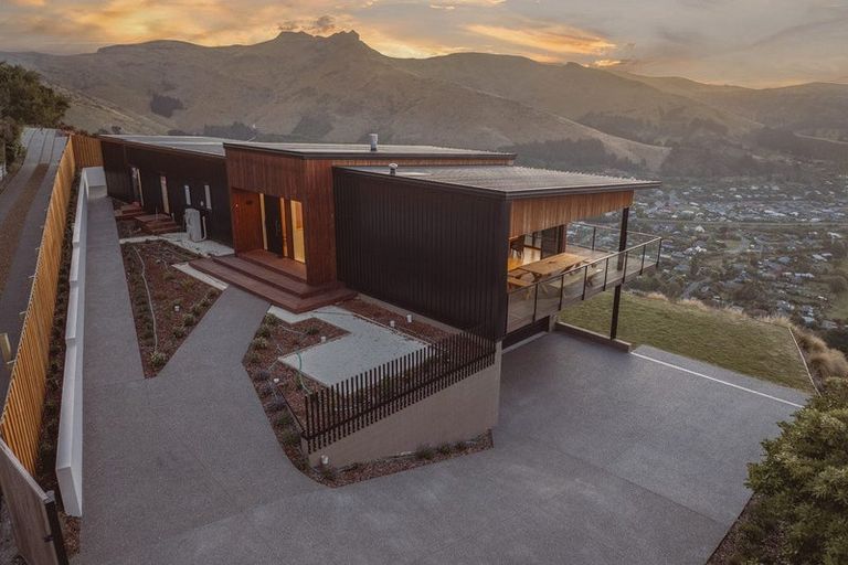 Photo of property in 4 Plains View, Mount Pleasant, Christchurch, 8081