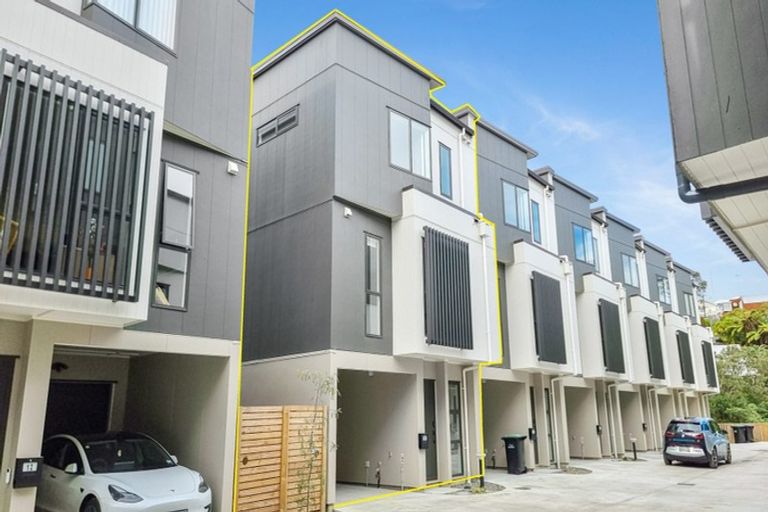 Photo of property in 14 Mina Way, Browns Bay, Auckland, 0630