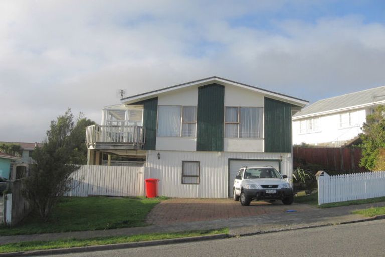 Photo of property in 15 Mapplebeck Street, Titahi Bay, Porirua, 5022