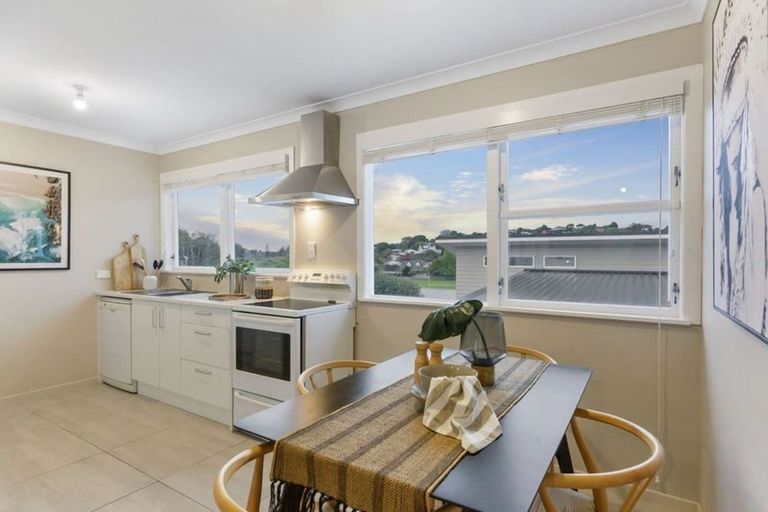 Photo of property in 37 Compton Street, Hillcrest, Auckland, 0627