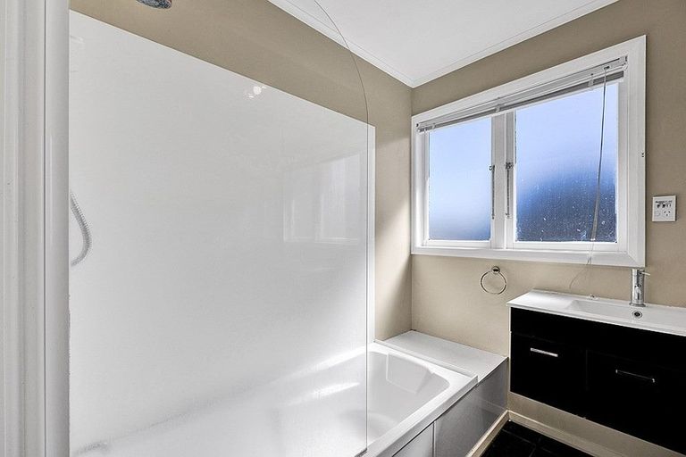 Photo of property in 8 Pacey Avenue, Hawera, 4610